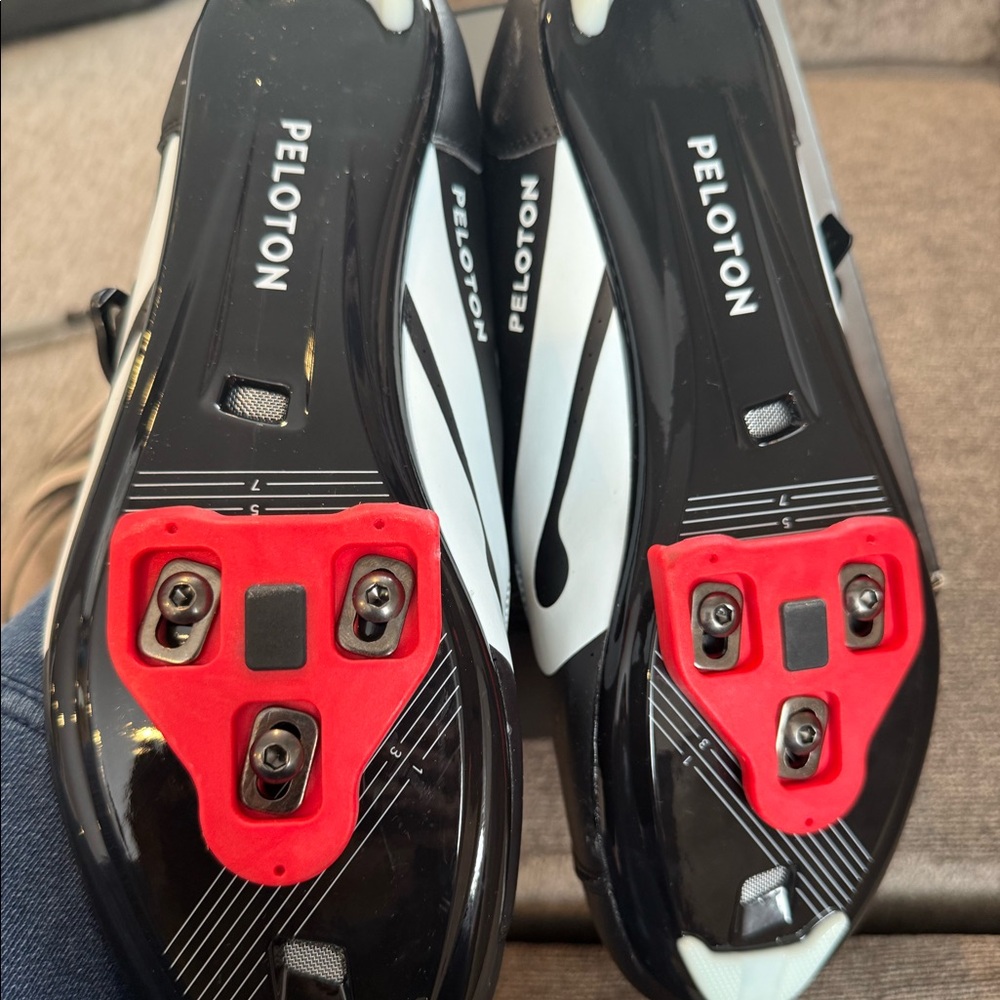 Peloton shoes mens size 45 never used